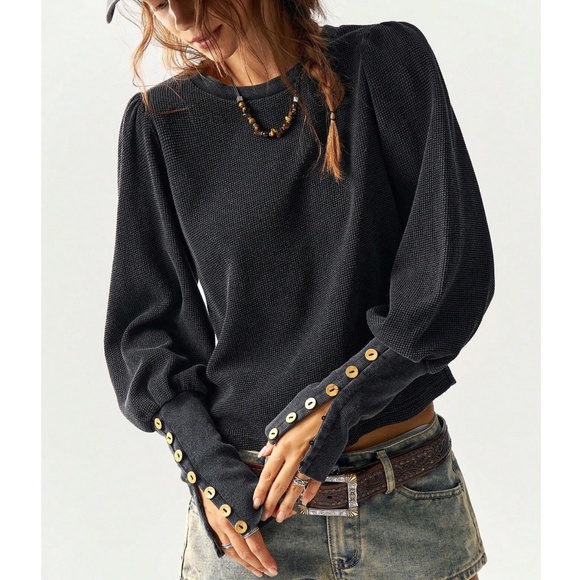 Solid Thermal Knit Puff Button Cuff Long Sleeve Top - Picture 4 of 14